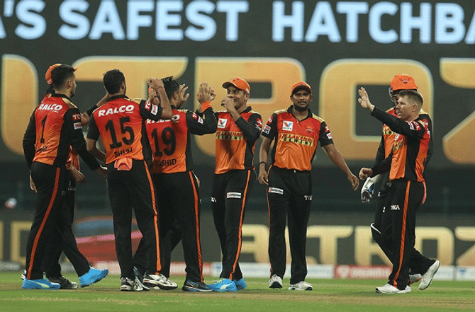 IPL 2020 | वयाच्या 19 वर्षी क्रिकेटमध्ये पर्दापण, भुवनेश्वरच्या जागी या खेळाडूला संधी