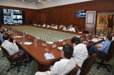 कृषी कायद्यातील सुधारणांचा विचार आवश्यक, शेतकरी प्रतिनिधींच्या बैठकीत उद्धव ठाकरेंची भूमिका