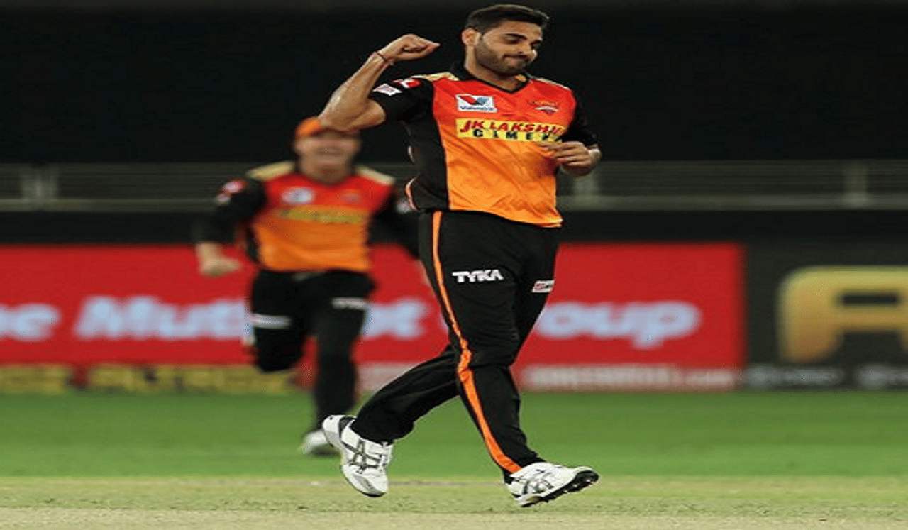 सनरायजर्स हैदराबादने स्टार बोलर भुवनेश्वर कुमारच्या जागेवर पृथ्वी राज यारा या गोलंदाजाला संधी दिली आहे. याबाबत सनरायजर्स हैदराबादने मंगळवारी (6 ऑक्टोबर) औपचारिक घोषणा केली.