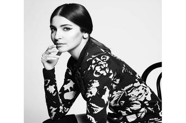 या यादीत चौथ्या क्रमांवर बॉलिवूड अभिनेत्री अनुष्का शर्माचं नाव आहे.