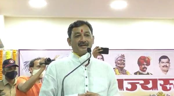 माझी खुर्ची समाजाच्या बरोबर हवी, समाजाच्या वर नको- संभाजीराजे