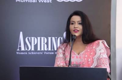 #Womenpower, अमृता फडणवीसांचा ग्लॅमरस आणि हटके लूक