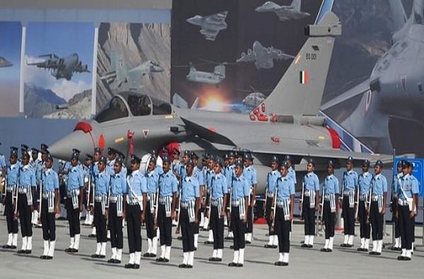 IAF Group C Recruitment 2021 : हवाई दलात 1500 हून अधिक पदांवर रिक्त जागा, जाणून घ्या कसा करावा अर्ज