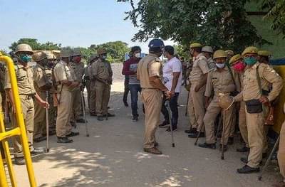 पीडितेला तिच्या आई आणि भावानेच मारले; हाथरस हत्याकांडातील आरोपींचा खळबळनजक दावा