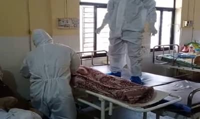 कोरोनाचा धोका वाढणार, दुर्गंधी पसरेपर्यंत वॉर्डमध्ये पॉझिटिव्ह रुग्णाचा मृतदेह पडून