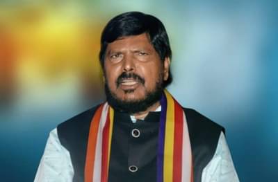 रामदास आठवलेंकडून आरे कॉलनीतील बलात्कार पीडितेच्या कुटुंबियांची भेट, 50 हजार रुपयांच्या मदतीची घोषणा