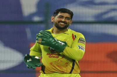 IPL 2020 : कोलकाताविरुद्धच्या पराभवानंतरही विक्रम, विकेटकीपर म्हणून सर्वाधिक झेलचा विक्रम धोनीच्या नावे