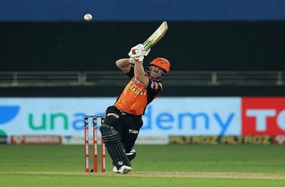 IPL 2020, SRH vs KXIP : ट्वेन्टी ट्वेन्टी क्रिकेटमध्ये डेव्हिड वॉर्नरच्या नावे अनोख्या फिफ्टी-फिफ्टीचा विक्रम