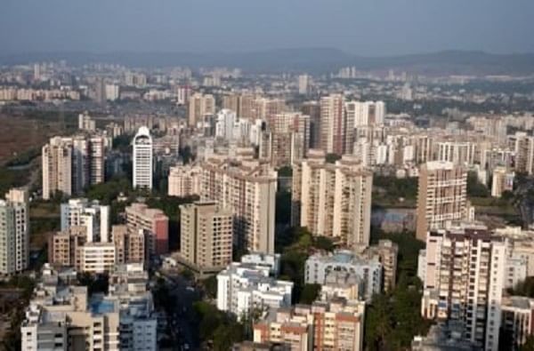 Mumbai Corona | मुंबईत प्रतिबंधित इमारतींची संख्या वाढतीच, कोणत्या विभागात किती इमारती?