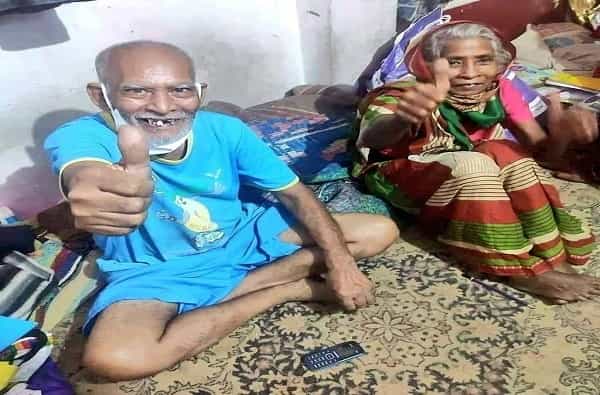 बाबा का ढाबा : सोशल मीडियाच्या जगात कोण कधी फेमस होईल, हे सांगता येणार नाही. कधी कोणाचा व्हिडीओ किंवा फोटो व्हायरल होईल याचा पत्ता नाही. सध्या 'बाबा का ढाबा'ची देशभरात चर्चा आहे. मटार पनीरसोबत पराठे विकणाऱ्या या बाबाच्या दुकानाबाहेर जत्रा भरत आहे. सोशल मीडियामुळे कोण रारोरात स्टार होईल, हे सांगणे जरी कठीण असले तरी फेमस झालेल्या या लोकांचं आयुष्य मात्र पूर्णपणे बदलतं. सध्या हे ढाबावाले बाबा चर्चेत आहेत. परंतु सोशल मीडियामुळे फेमस होणारे ते काही पहिले नाहीत. यापूर्वीही असे अनेक लोक सोशल मीडियामुळे फेमस झाले आहेत.