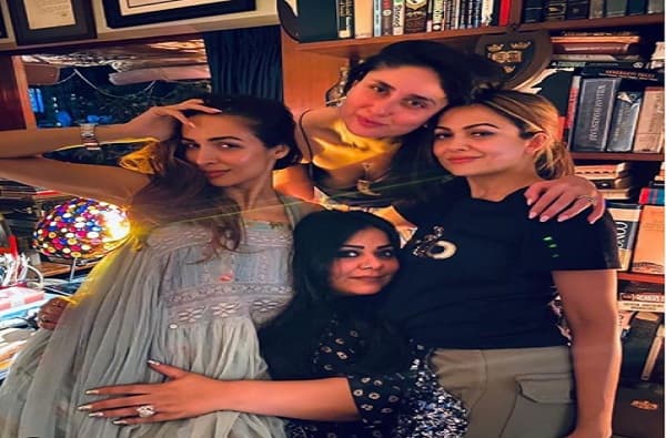 बॉलिवूड अभिनेत्री करिना कपूर सध्या सोशल मीडियावर मोठ्या प्रमाणात सक्रीय आहे. कधी कुटुंबासोबतचे फोटो तर कधी हटके फोटोशूट ती नेहमी सोशल मीडियावर पोस्ट करत असते. आता करिनानं सोशल मीडियाच्या माध्यमातून आपली खास मैत्रीण मल्लिका भट्टला खास शुभेच्छा दिल्या आहेत . तिनं आपल्या गर्ल गॅंगचा फोटो पोस्ट करत 'Happy Birthday my BFF... Love You Forever'असं कॅप्शन दिलं आहे. या फोटोमध्ये मलायका अरोरा, अमृता अरोरा आणि मल्लिका भट्ट एकत्र दिसत आहेत.