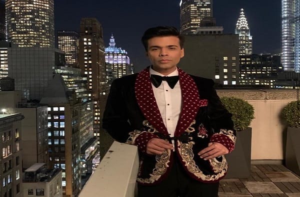 करण जोहर: निर्माता- दिग्दर्शक करण जोहरही डिप्रेशन आणि अँझायटीला सामोरा गेला आहे. योग्य वेळेवर उपचार घेतल्यानं यातुन वेळेत बाहेर निघणं शक्य होऊ शकतं याचं उत्तम उदाहरण करण जोहर आहे. 