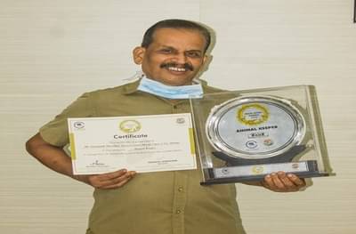 राणीबागेतील प्राणीपाल नार्वेकरांच्या कामाची केंद्राकडून दखल, ‘प्राणिमित्र पुरस्‍कार’ देऊन सन्मान