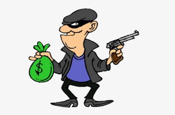 बुलडाण्यात नग्न चोरट्याने पोलीस स्टेशनसमोरील 7 दुकानं फोडली, हजारोंचा ऐवज लंपास