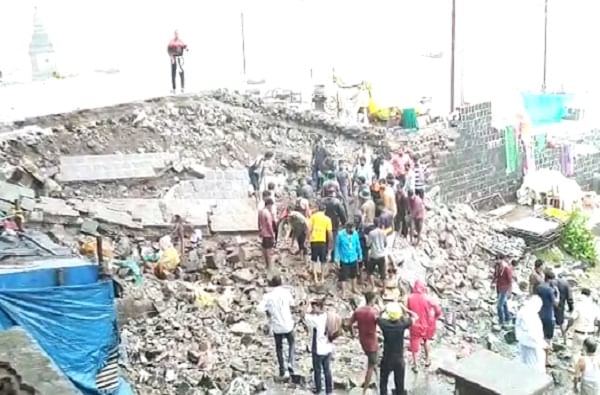 Pandharpur Rain | चंद्रभागेच्या घाटाची भिंत कोसळली, सहा जणांचा मृत्यू, घटनास्थळी आक्रोश