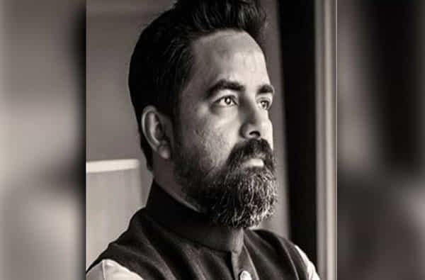 सब्यासाची मुखर्जी हा बॉलिवूडचा सगळ्यात प्रसिद्ध फॅशन डिझायनर आहे.