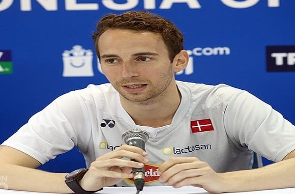 मॅथियन बो हा काही दिवसांपासून सोशल मीडियावर ट्रेंडमध्ये आहे. मुळात अभिनेत्री तापसी पन्नूनं इन्स्टाग्रामवर एक व्हिडिओ पोस्ट केला होता. या व्हिडिओमध्ये तापसी, तिच्या बहिणी आणि मॅथियन बो होता. त्यानंतर हा मॅथियन बो कोण हा प्रश्न तापसीच्या चाहत्यांना पडला. रिपोर्टसनुसार तापसी आणि मॅथियन हे एकमेकांना डेट करत असल्याची माहिती आहे. जाणून घेऊया कोण आहे हा मॅथियन बो. 