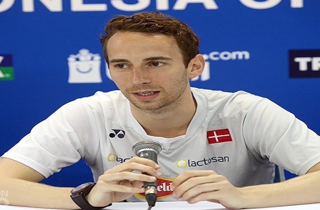 मॅथियन बो हा काही दिवसांपासून सोशल मीडियावर ट्रेंडमध्ये आहे. मुळात अभिनेत्री तापसी पन्नूनं इन्स्टाग्रामवर एक व्हिडिओ पोस्ट केला होता. या व्हिडिओमध्ये तापसी, तिच्या बहिणी आणि मॅथियन बो होता. त्यानंतर हा मॅथियन बो कोण हा प्रश्न तापसीच्या चाहत्यांना पडला. रिपोर्टसनुसार तापसी आणि मॅथियन हे एकमेकांना डेट करत असल्याची माहिती आहे. जाणून घेऊया कोण आहे हा मॅथियन बो. 