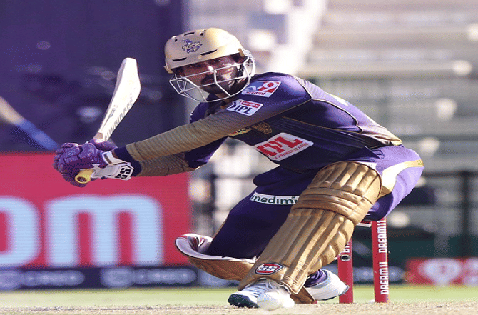 IPL 2020 | दिनेश कार्तिकने KKR चे कर्णधारपद सोडलं, कर्णधारपदाची धुरा या खेळाडूकडे