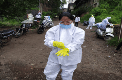 पीपीई किट घालून रणरागिणी स्मशानभूमीत, कराडच्या नगराध्यक्षांची कौतुकास्पद कामगिरी