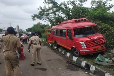 विक्रोळीत बेस्टचा अपघात, चालकाचे नियंत्रण सुटून बस दुभाजकावर आदळली; 15 प्रवासी जखमी