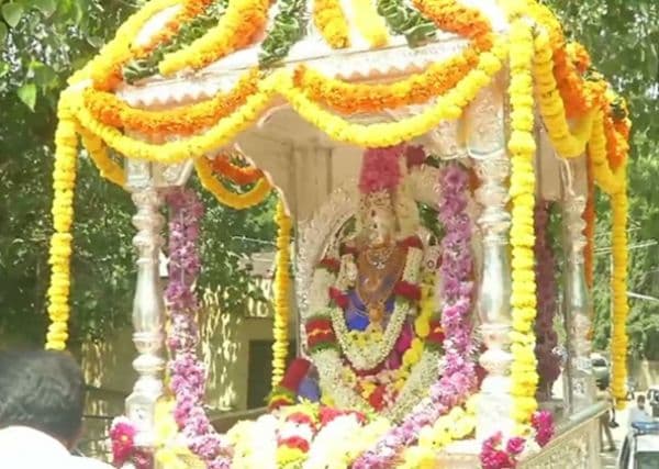 आदिशक्तीचा जागर साधेपणाने; नाशिकमध्ये नवरात्रोत्सवात गरबा, दांडिया नाही!