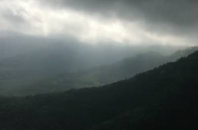 विदर्भातील काश्मिरात धुक्याची चादर, चिखलदरा पर्यटकांनी फुलले