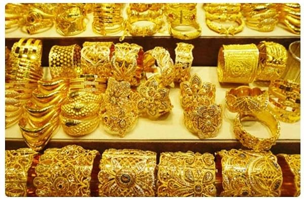 धनत्रयोदशीला देशात तब्बल 40 टन सोन्याची विक्री, 20 हजार कोटी रुपयांची उलाढाल