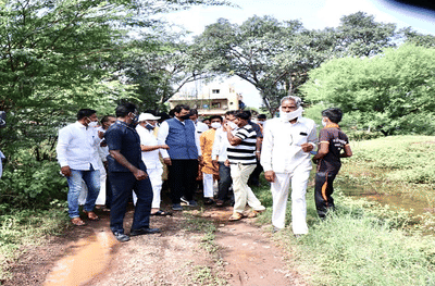 आता ईश्वराने मुख्यमंत्र्यांना शेतकऱ्यांना मदत देण्याची शक्ती दिलीय, तातडीने मदत द्या: फडणवीस