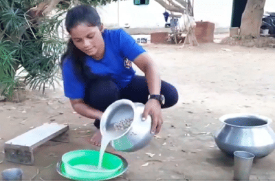 PHOTO : कराटेत गोल्ड मेडल मिळवणाऱ्या विमलावर देशी दारु विकण्याची वेळ, सुवर्णकन्येची हृदयद्रावक कथा