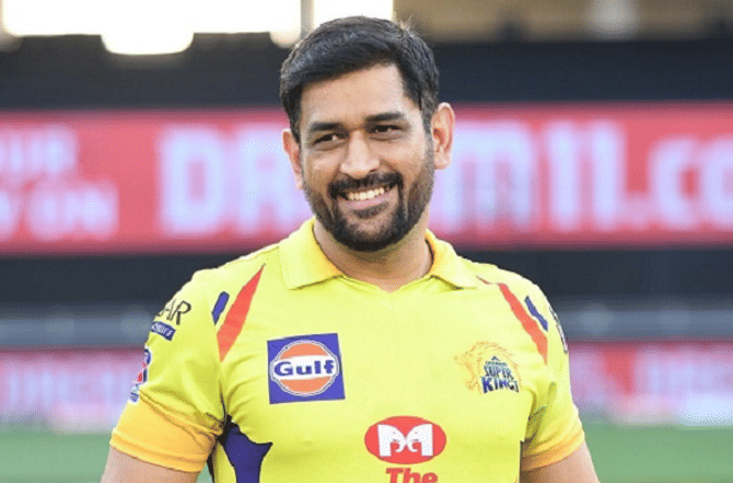 IPL 2020, CSK vs RR : कॅप्टन कूल महेंद्रसिंह धोनीचे भन्नाट द्विशतक, ठरला आयपीएलमधील पहिला खेळाडू