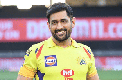 IPL 2020, CSK vs RR : कॅप्टन कूल महेंद्रसिंह धोनीचे भन्नाट द्विशतक, ठरला आयपीएलमधील पहिला खेळाडू