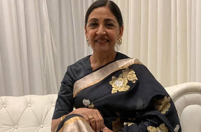 Deepti Naval | अभिनेत्री दीप्ती नवल यांना ह्रदयविकाराचा तीव्र झटका, फोर्टिस रुग्णालयात दाखल!