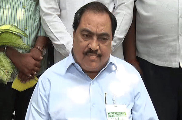 मी मुंडेंच्या अपघाताच्या चौकशीची मागणी केली, मला पक्ष सोडायला लावला, आता खडसेंनाही तेच