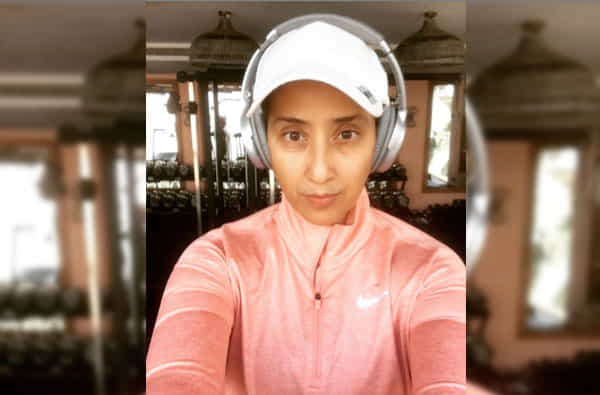 ‘दिल से रे’, ‘बॉम्बे’ आणि ‘सौदागर’सारख्या चित्रपटांत अविस्मरणीय अभिनय करणारी अभिनेत्री मनिषा कोईरालाहिला 29 नोव्हेंबर 2012 रोजी कर्करोगाचे निदान झाले होते. यानंतर तिच्यावर शस्त्रक्रिया करण्यात आली होती. कर्करोगावर यशस्वी मात केल्यानंतर तिने आपला हा प्रवास पुस्तकाच्या रुपात चाहत्यांच्या भेटीला आणला होता.