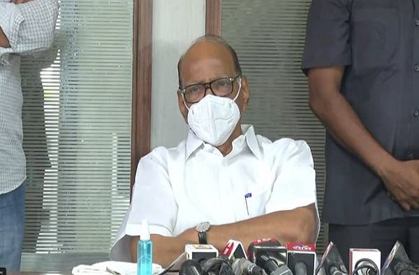 Sharad Pawar | शरद पवारांची राष्ट्रवादीच्या आमदारांसोबत तातडीची बैठक; अतिवृष्टीने झालेल्या नुकसानीचा घेतला आढावा