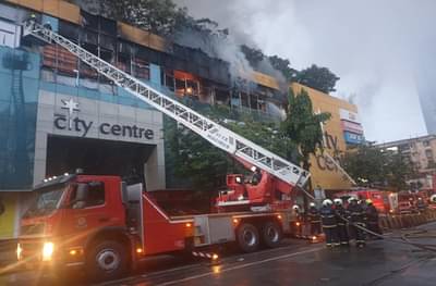 अग्निसुरक्षा यंत्रणा नसलेल्या मुंबईतील मॉल्सना टाळे ठोका, स्थायी समितीत जोरदार मागणी