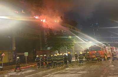 PHOTO : मुंबईतील सिटी सेंटर मॉलला भीषण आग, दुकान जळून खाक