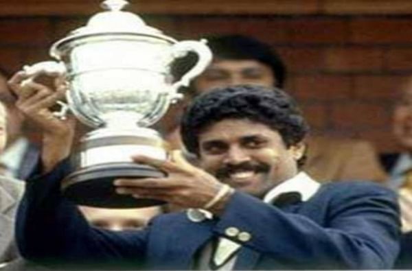 कपिल देव यांच्याच नेतृत्त्वात भारतीय क्रिकेट संघानं 1983 मध्ये पहिला वन डे विश्वचषक जिंकला होता.