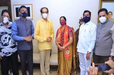 मिरा भाईंदरमध्ये भाजपला धक्का, अपक्ष आमदार गीता जैन यांच्या हाती शिवबंधन