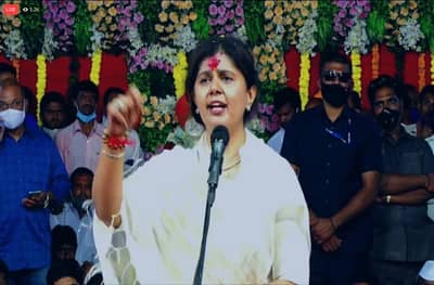 पंकजा मुंडे संपल्या असं वाटणाऱ्यांनी ही जनसंपत्ती पाहावी; पंकजा मुंडेंचा विरोधकांना टोला