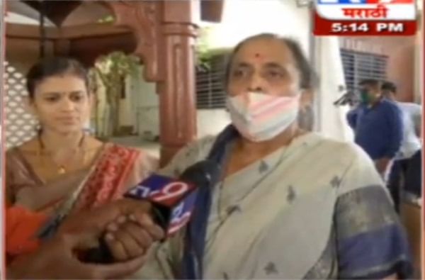 भाऊंवर अन्याय करणाऱ्यांना सुबुद्धी मिळो; एकनाथ खडसेंच्या पत्नीचा टोला भाऊंवर अन्याय करणाऱ्यांना सुबुद्धी मिळो; एकनाथ खडसेंच्या पत्नीचा टोला