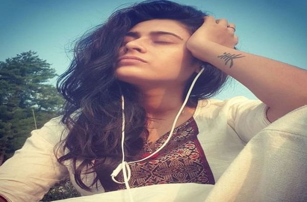 आज तिला न्यायालयासमोर हजर करण्यात आलं. त्यापूर्वी एनसीबी टीमने तिला मेडिकल टेस्टसाठी नेलं होतं.