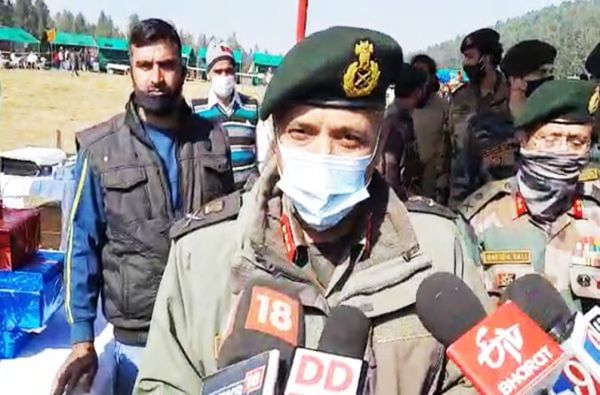 सीमेवर 250-300 दहशतवादी घुसखोरीच्या तयारीत, भारतीय जवान डाव उधळणार : आर्मी कोअर कमांडर सीमेवर 250-300 दहशतवादी घुसखोरीच्या तयारीत, भारतीय जवान डाव उधळणार : आर्मी कोअर कमांडर