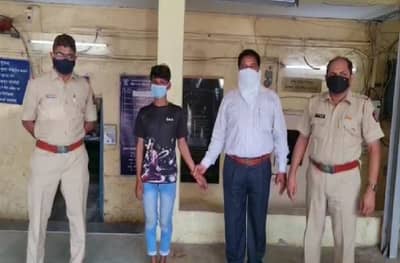 लोकलमधून चोरट्याचा बिनबोभाट प्रवास; मोबाईल चोरताना प्रवाशांकडून चोप; कल्याणमधील धक्कादायक प्रकार