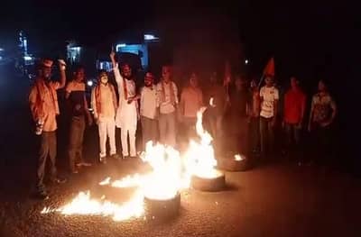 आरक्षण प्रकरणी औरंगाबादेत मराठा समाज आक्रमक, टायर जाळून रस्ता अडवला