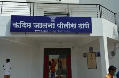 भाईचा बड्डे पडला महागात ! बारा मित्रांचे पोलिसांनी वाजवले बारा