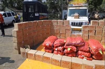 कांद्याखालून दारु तस्करी, 12 हजार दारुच्या बाटल्यांसह 12 लाखांचा मुद्देमाल जप्त, हिंगणघाट पोलिसांची मोठी कारवाई