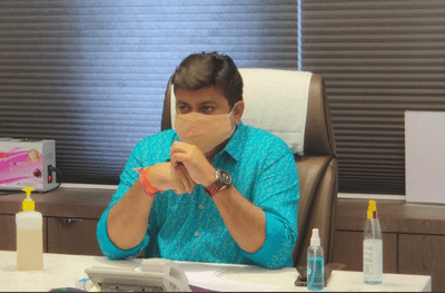 सरकार पवार नव्हे, उद्धव ठाकरेच चालवतात, राज-राज्यपालांच्या भेटीवर शिवसेनेची प्रतिक्रिया