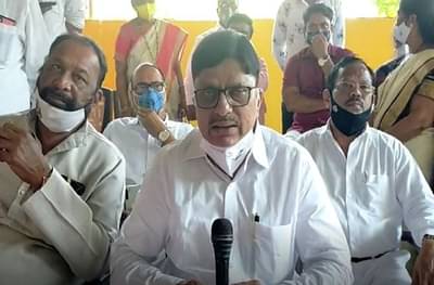 रायगडचे खासदार आणि पालकमंत्र्यांना बदनाम करण्याचे कारस्थान सहन करणार नाही : सुरेश लाड